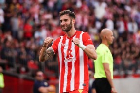 包含赛地聚焦——西甲赛前热度飙升，圣安东尼奥马刺官宣签约，球迷炸锅，训练强度明显提升的词条-mk电竞官网